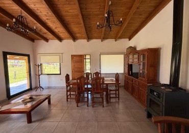Venta Casa Tafi del Valle sobre Calle principal Casas de Colores 