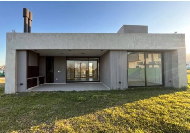 Venta Casa a estrenar Country Viento Sur tres dormitorios 