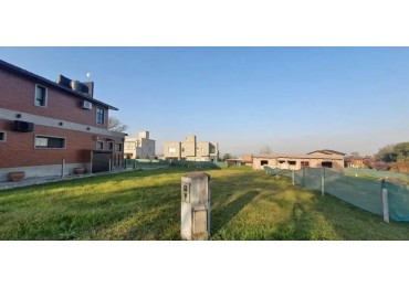 TERRENO EN COUNTRY LA ARBOLEDA