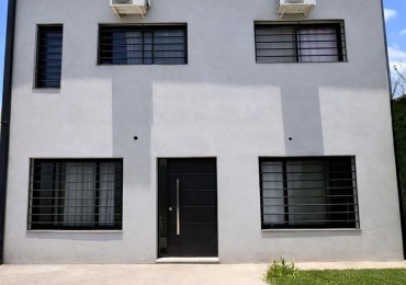 HERMOSA CASA DE 2 PLANTAS Y 5 HABITACIONES EN YERBA BUENA 