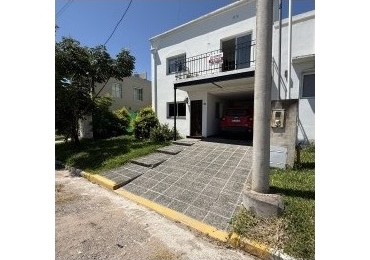 Casa de 4 dormitorios en Los Nogales Plaza